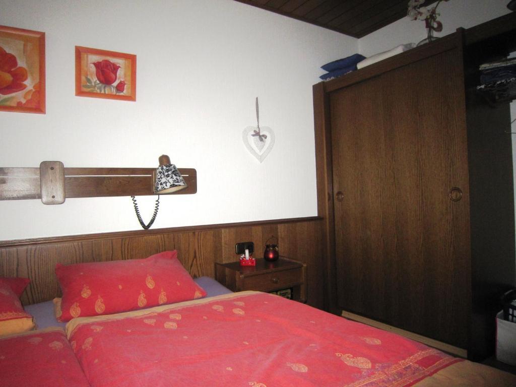 Ferienwohnung Hubertusblick Gerolstein Zimmer foto